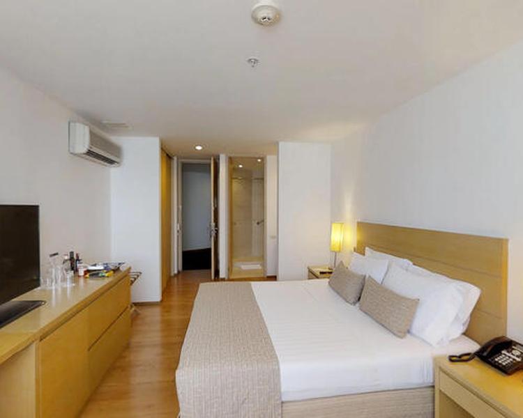 HABITACIÓN ESTÁNDAR QUEEN Hotel ESTELAR Blue - Medellín