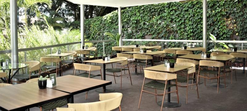 Restaurante con terraza  ESTELAR Blue Colombia - Medellín Restaurante con terraza  ESTELAR Blue Colombia - Medellín